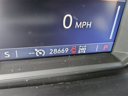 Certified 2022 GMC Sierra 1500 SLT w/ SLT Convenience Package image 27