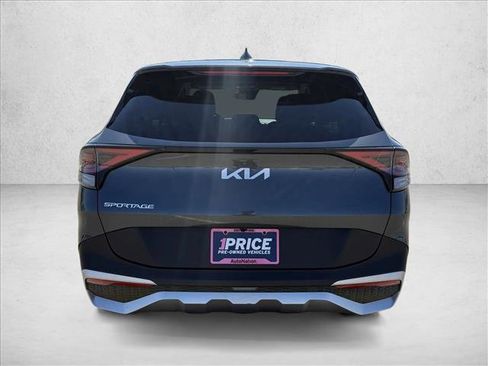 Used 2025 Kia Sportage LX image 6