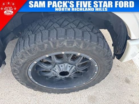 Used 2015 Ford F150 Platinum w/ Equipment Group 701A Luxury image 4