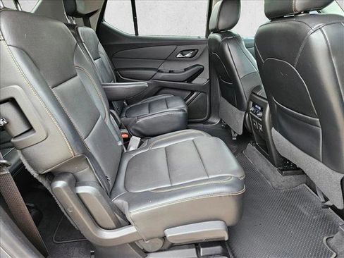Used 2018 Chevrolet Traverse Premier w/ Driver Confidence II Package FWD image 22
