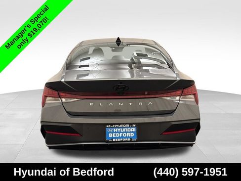 Used 2024 Hyundai Elantra SEL w/ Convenience Package FWD image 6