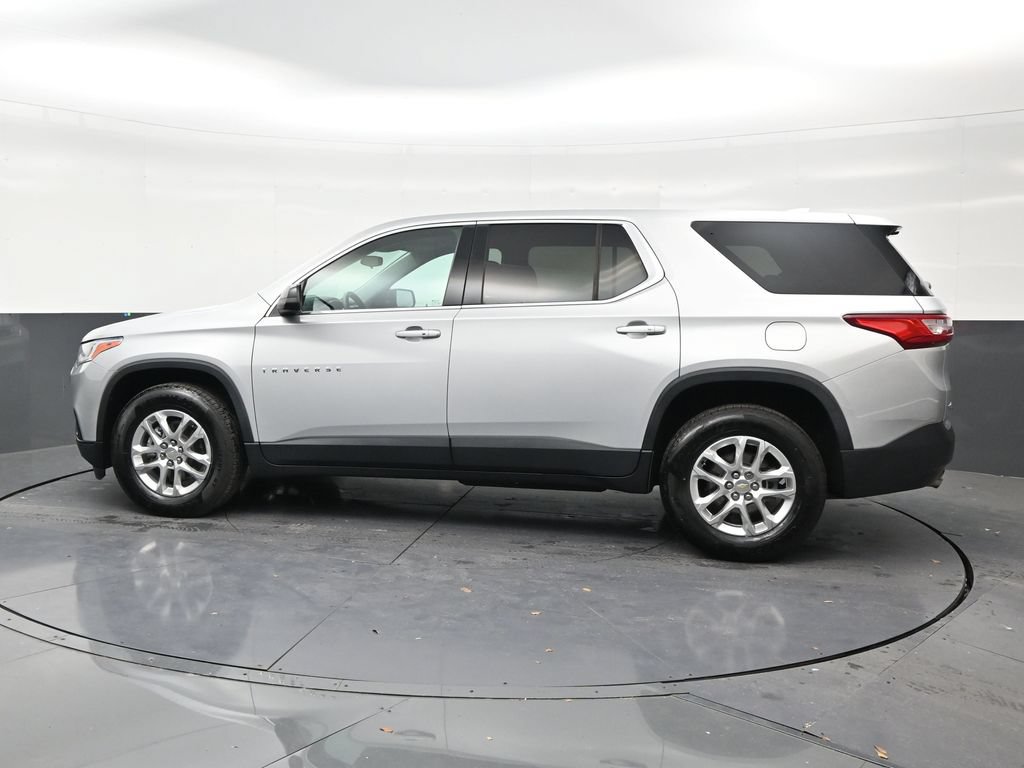 Used 2021 Chevrolet Traverse LS FWD image 2