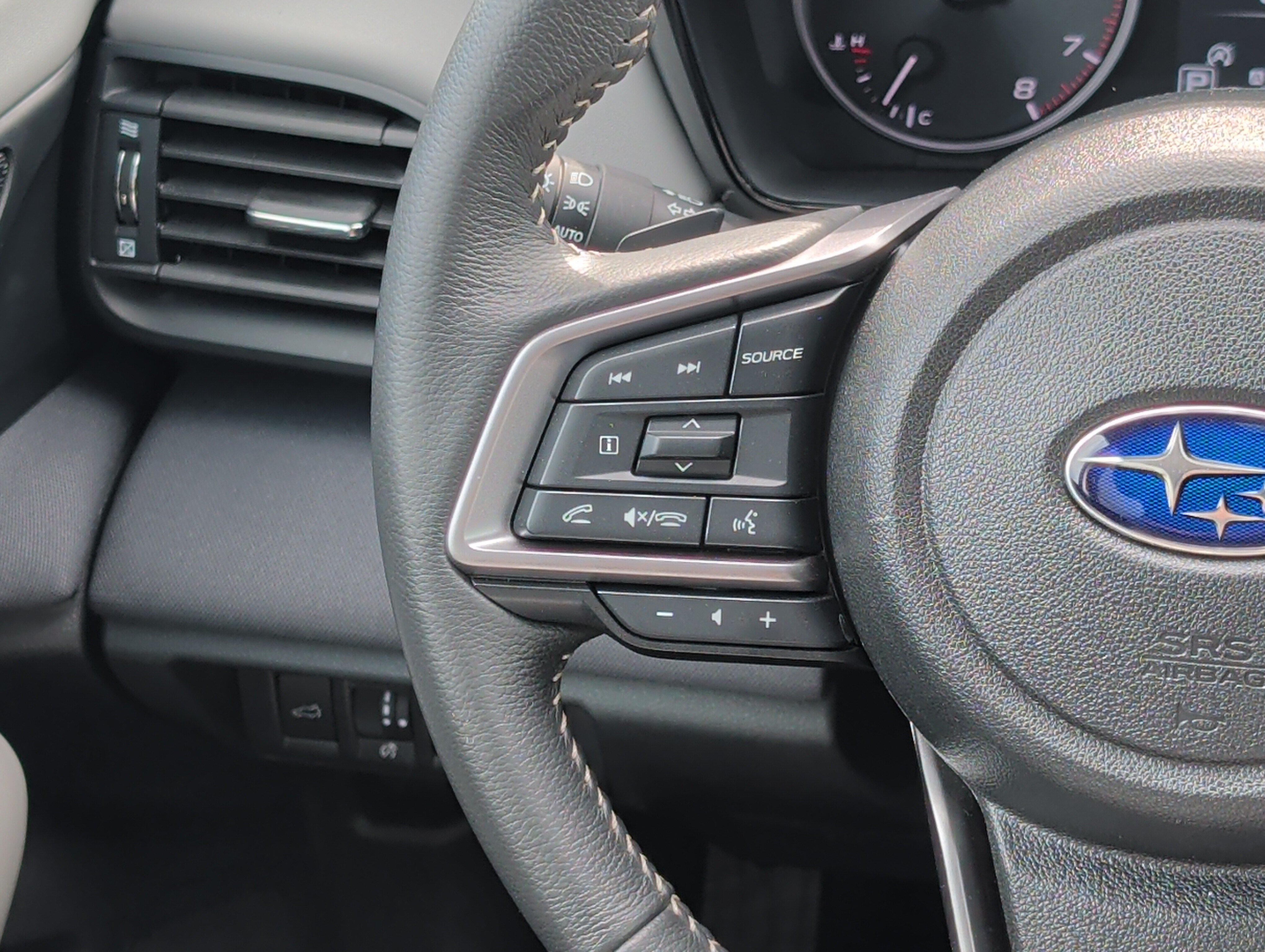 Used 2024 Subaru Outback Premium AWD/4WD image 26