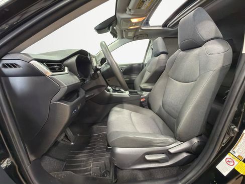 Used 2019 Toyota RAV4 XLE image 13