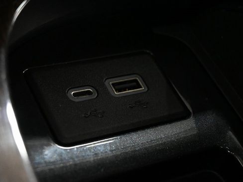 Used 2023 Cadillac Escalade ESV Sport Platinum image 18