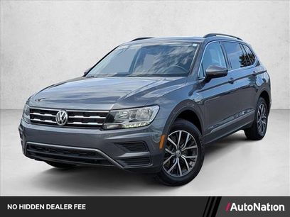 Used 2020 Volkswagen Tiguan SE w/ Panoramic Sunroof Package