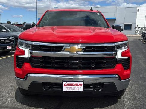 Used 2022 Chevrolet Silverado 1500 LT AWD/4WD image 3