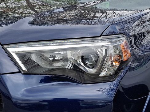 Used 2023 Toyota 4Runner Limited AWD/4WD image 4