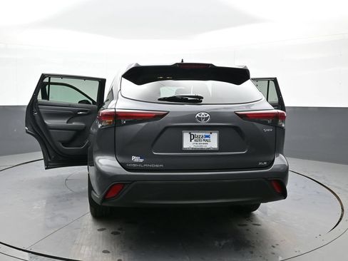 Used 2025 Toyota Highlander XLE AWD/4WD image 49