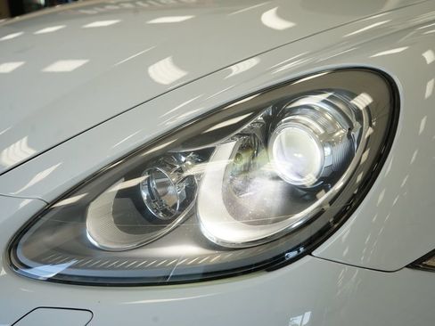 Used 2014 Porsche Cayenne S AWD/4WD image 21