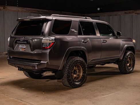 Used 2019 Toyota 4Runner TRD Off-Road Premium image 9