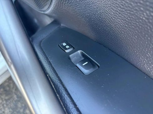 Used 2015 Hyundai Veloster Turbo image 25