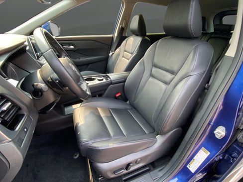 Used 2023 Nissan Rogue SL AWD/4WD image 9