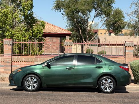 Used 2014 Toyota Corolla LE FWD image 3