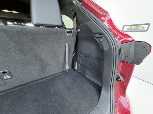 Used 2022 Toyota Highlander XSE FWD image 34