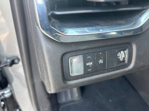Used 2025 GMC Acadia Elevation w/ Elevation Premium Package FWD image 28