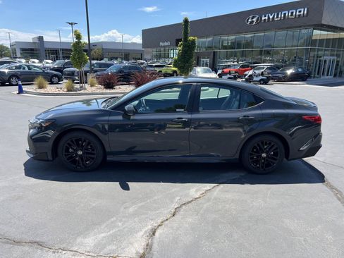 Used 2026 Toyota Camry SE FWD image 12