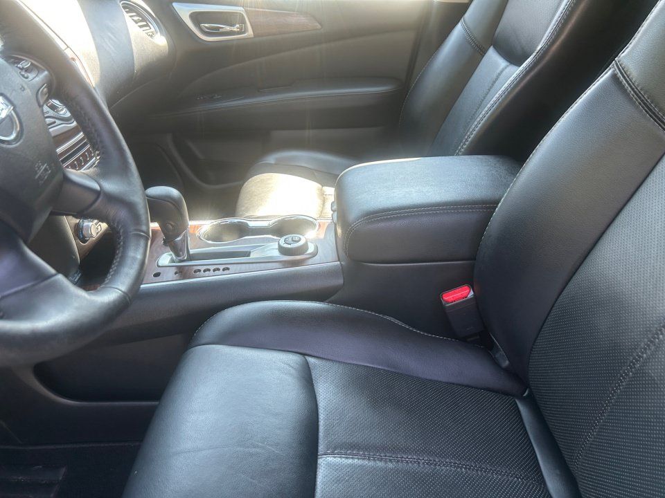 Used 2019 Nissan Pathfinder Platinum AWD/4WD image 9