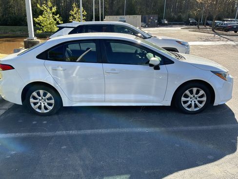 Used 2024 Toyota Corolla LE image 5