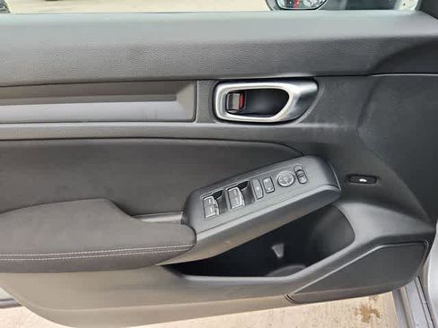 Used 2023 Honda Civic Sport image 15
