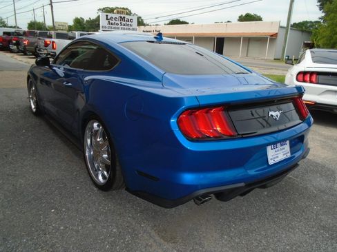 Used 2020 Ford Mustang Coupe RWD image 4