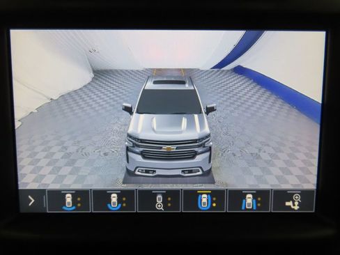 Used 2019 Chevrolet Silverado 1500 High Country w/ High Country Premium Package AWD/4WD image 24