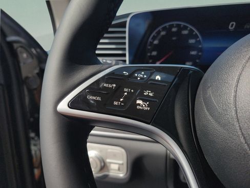 New 2026 Mercedes-Benz GLS 450 4MATIC image 25