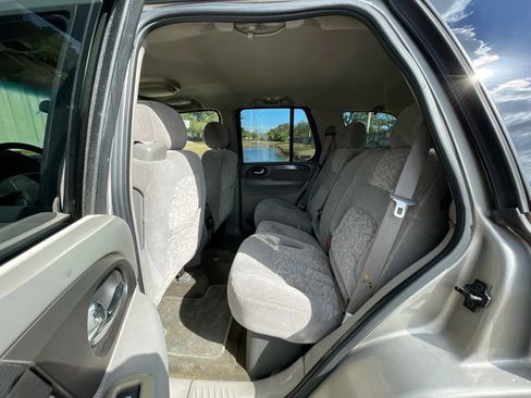 Used 2002 GMC Envoy SLE image 16