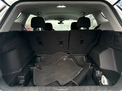 Used 2024 GMC Terrain SLE image 24