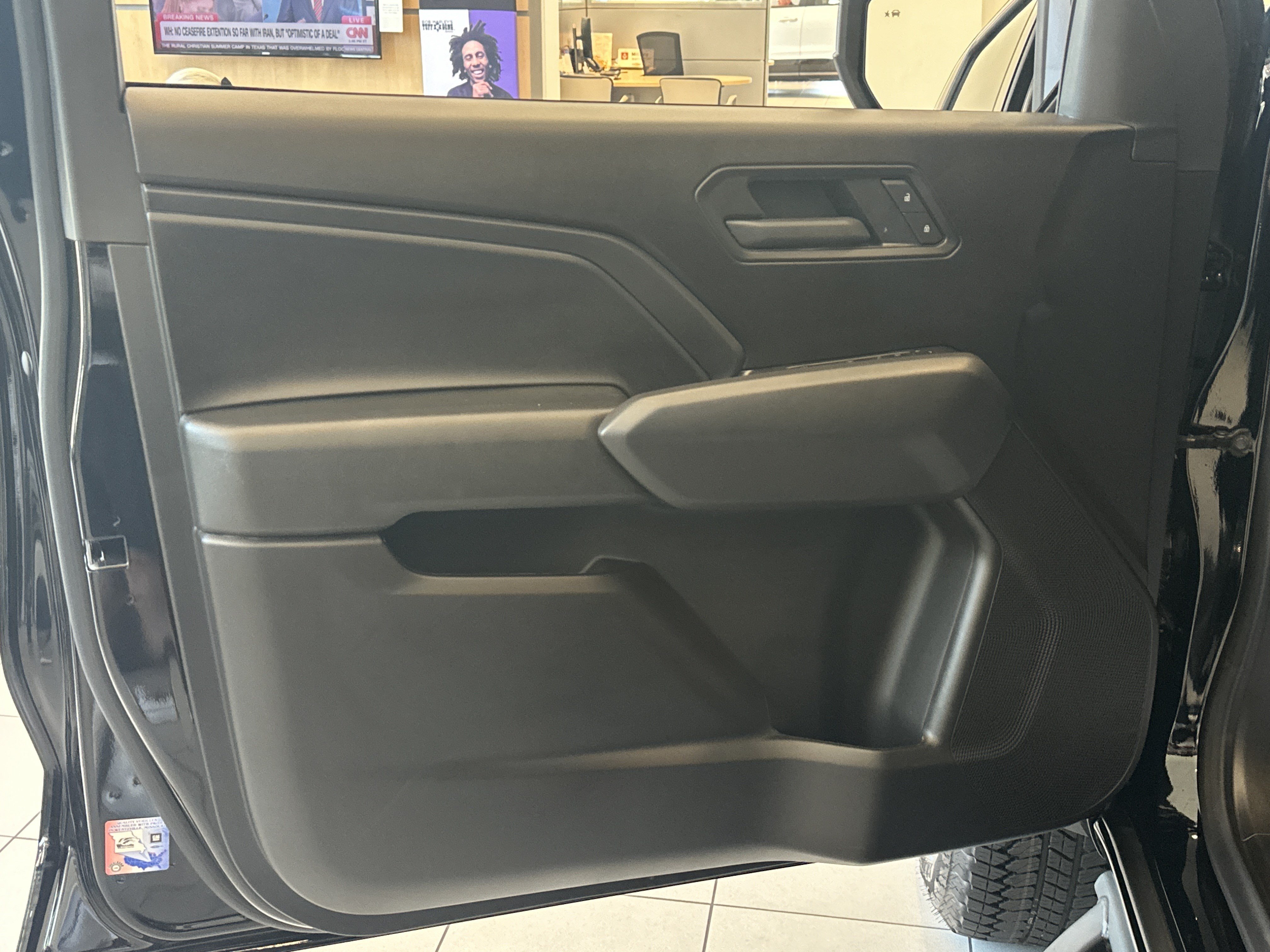 New 2026 Chevrolet Colorado Trail Boss w/ Off-Road Front Bumper Package AWD/4WD image 10