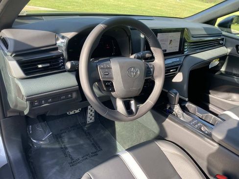 Used 2025 Toyota Camry SE w/ Convenience Package FWD image 22