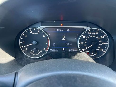 Used 2025 Nissan Altima 2.5 SV FWD image 25