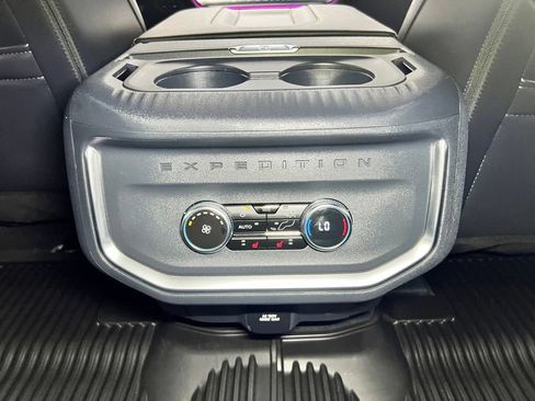 Used 2025 Ford Expedition Tremor AWD/4WD image 22