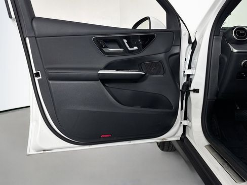 Certified 2026 Mercedes-Benz GLC 300 image 21