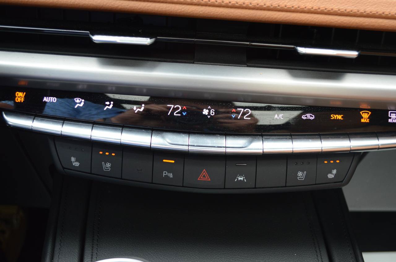 Used 2025 Cadillac XT4 Sport AWD/4WD image 30