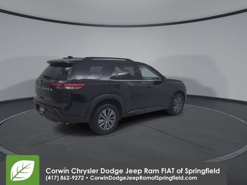 Used 2025 Nissan Pathfinder SV FWD image 15