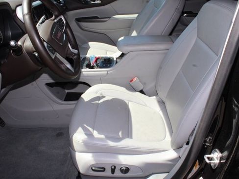 Certified 2023 GMC Acadia SLT image 5