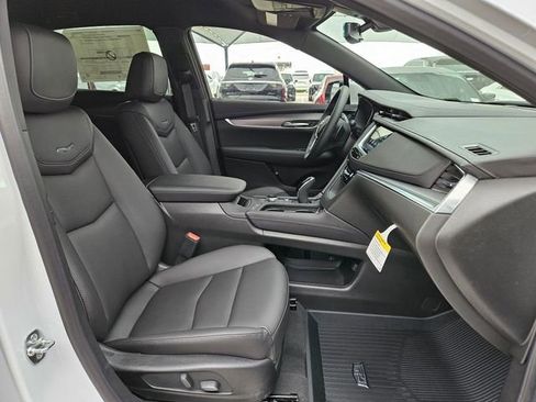New 2026 Cadillac XT5 Luxury w/ LPO, Floor Liner Package image 27