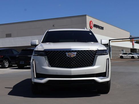 Used 2022 Cadillac Escalade Luxury w/ LPO, Floor Liner Package AWD/4WD image 2