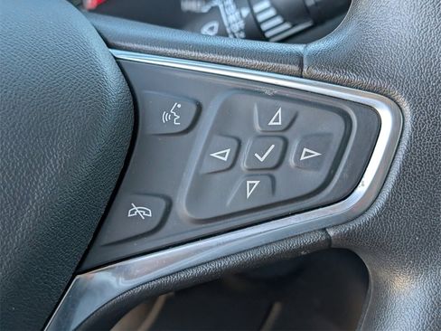 Used 2018 Chevrolet Equinox LT image 19