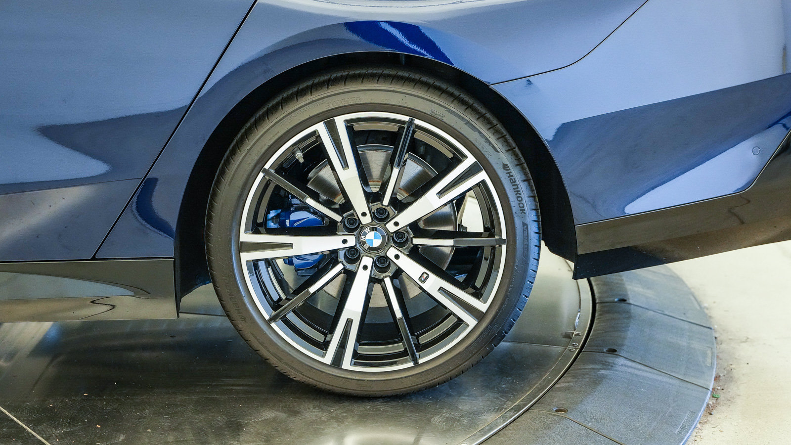 Used 2027 BMW 540i xDrive AWD/4WD image 11