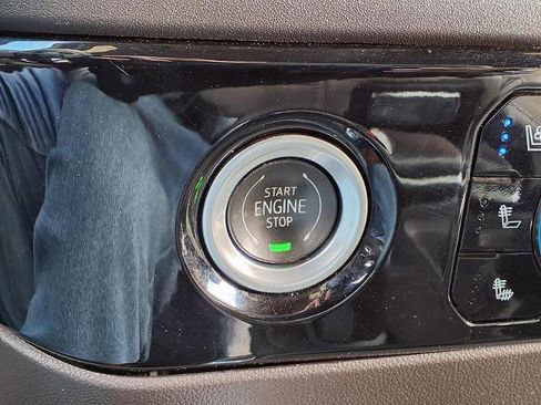 Certified 2023 GMC Sierra 1500 SLT image 9