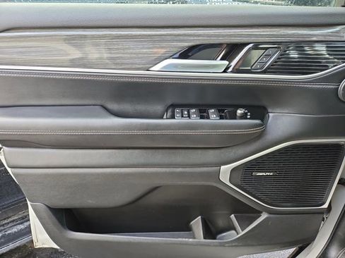 Used 2022 Jeep Wagoneer Series III w/ Flexible Seating Group image 19