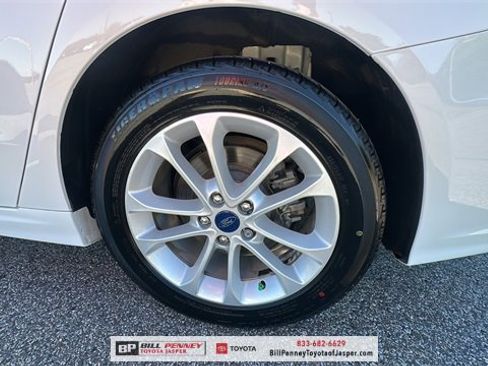 Used 2020 Ford Fusion SE image 18