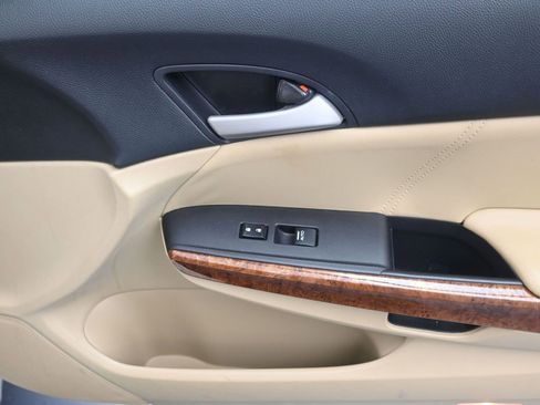 Used 2012 Honda Accord EX-L image 19