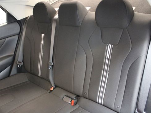 Used 2022 Hyundai Elantra SEL w/ Convenience Package image 18