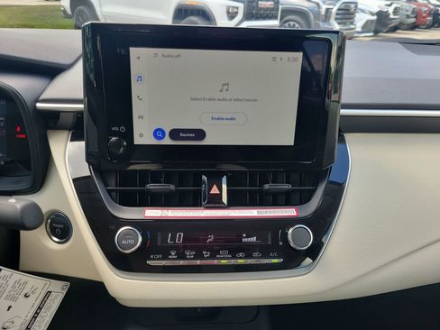 Used 2026 Toyota Corolla LE w/ LE Premium Package FWD image 24