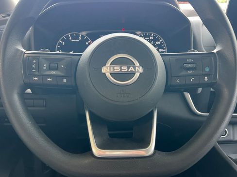 Used 2023 Nissan Rogue SV FWD image 25