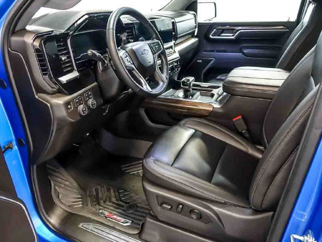 Used 2025 Chevrolet Silverado 1500 RST AWD/4WD image 13