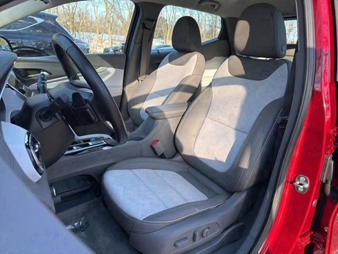 Used 2022 Chevrolet Bolt EUV Premier w/ Sun & Sound Package image 18